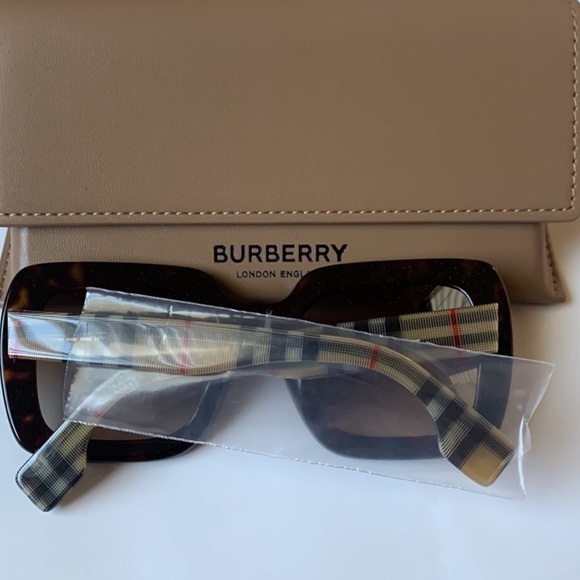 Burrbery new sunglasses - Picture 6 of 12